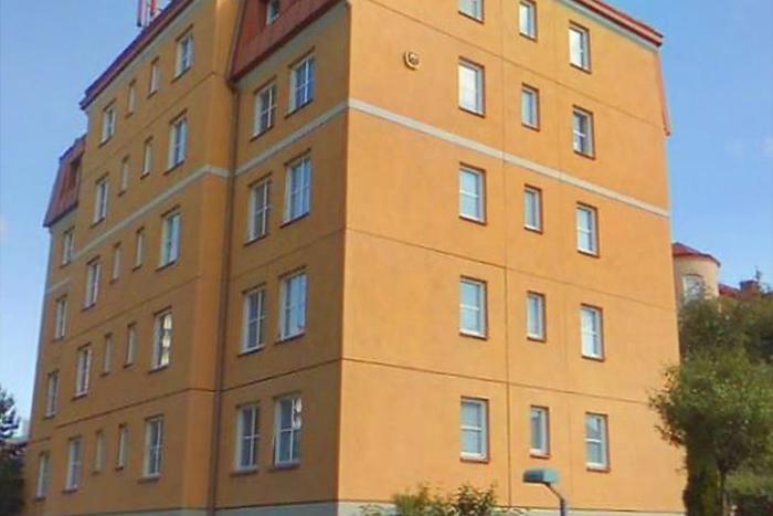 Högt i tak i lägenhet på Alströmergatan 51.